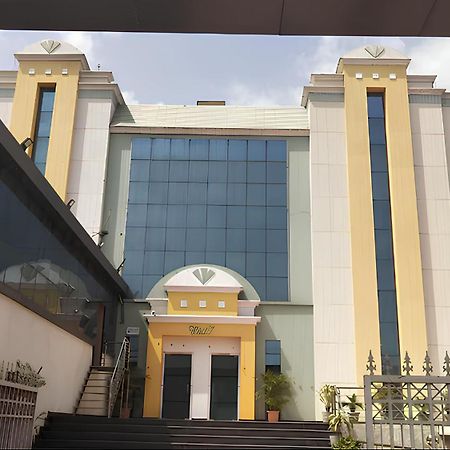 Club 7 Resort And Banquets Bareilly Εξωτερικό φωτογραφία