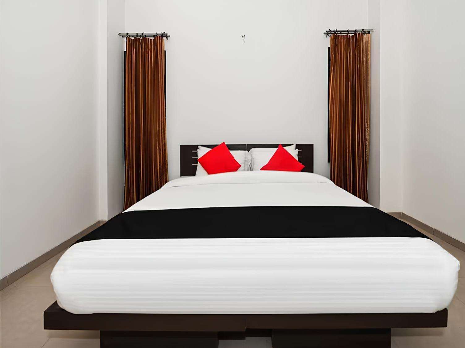 Club 7 Resort And Banquets Bareilly Εξωτερικό φωτογραφία