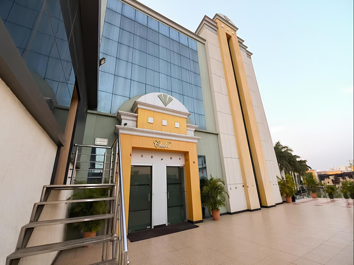 Club 7 Resort And Banquets Bareilly Εξωτερικό φωτογραφία