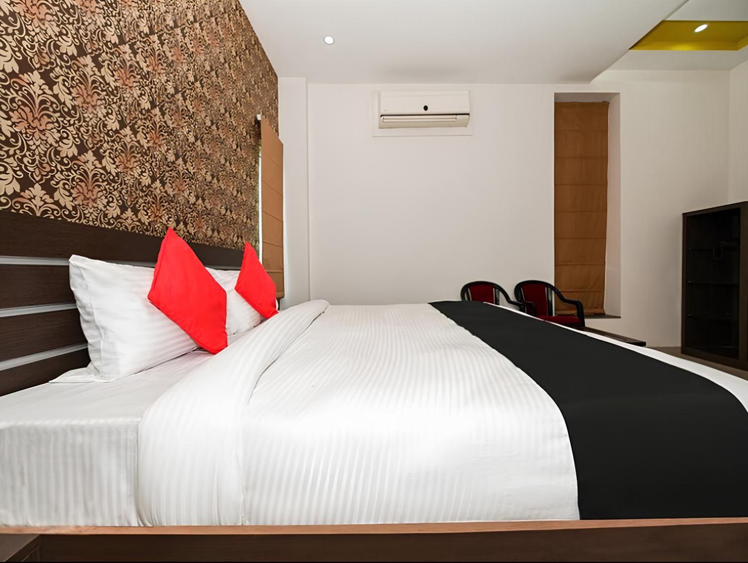 Club 7 Resort And Banquets Bareilly Εξωτερικό φωτογραφία